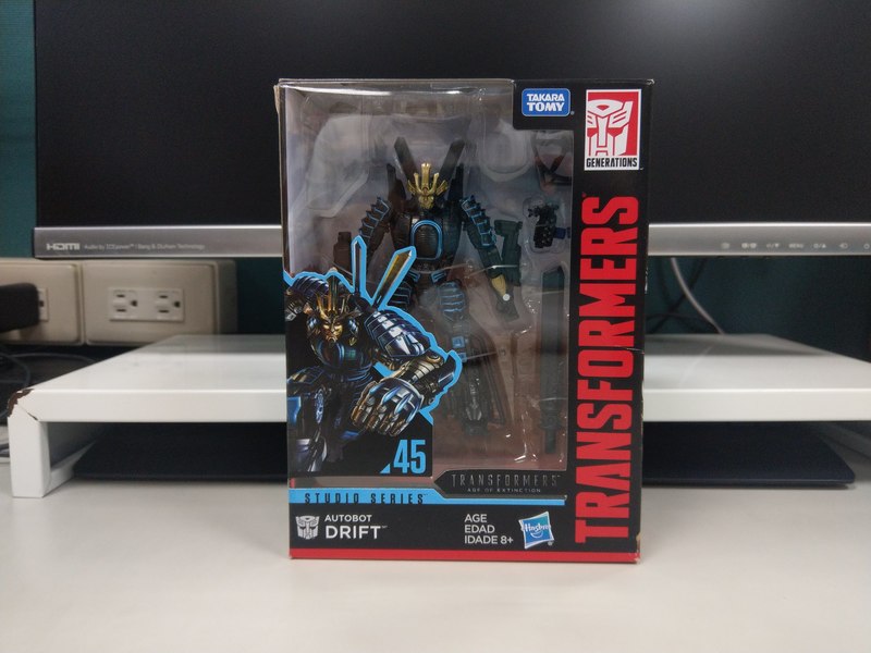 Transformers Studio Series Helicopter Drift In Hand Photos 04 (4 of 26)